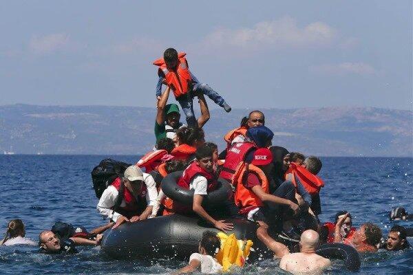 غرق شدن 11 نفر درپی واژگونی قایق مهاجران در دریای مدیترانه