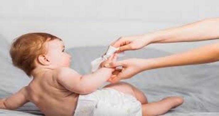 عوارض دستمال مرطوب کودک و جایگزین طبیعی آن چیست؟ عوارض دستمال مرطوب کودک و جایگزین طبیعی آن چیست؟